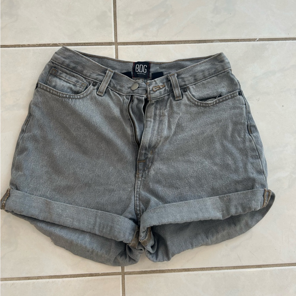 BDG Mom High-Rise Shorts - Gray Denim